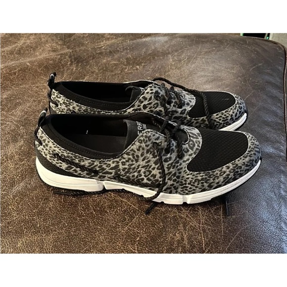 Paul Sperry Tennis Shoes, Black Fabric Leopard Skin Design, Women's Sz 8.5 M - Picture 2 of 7